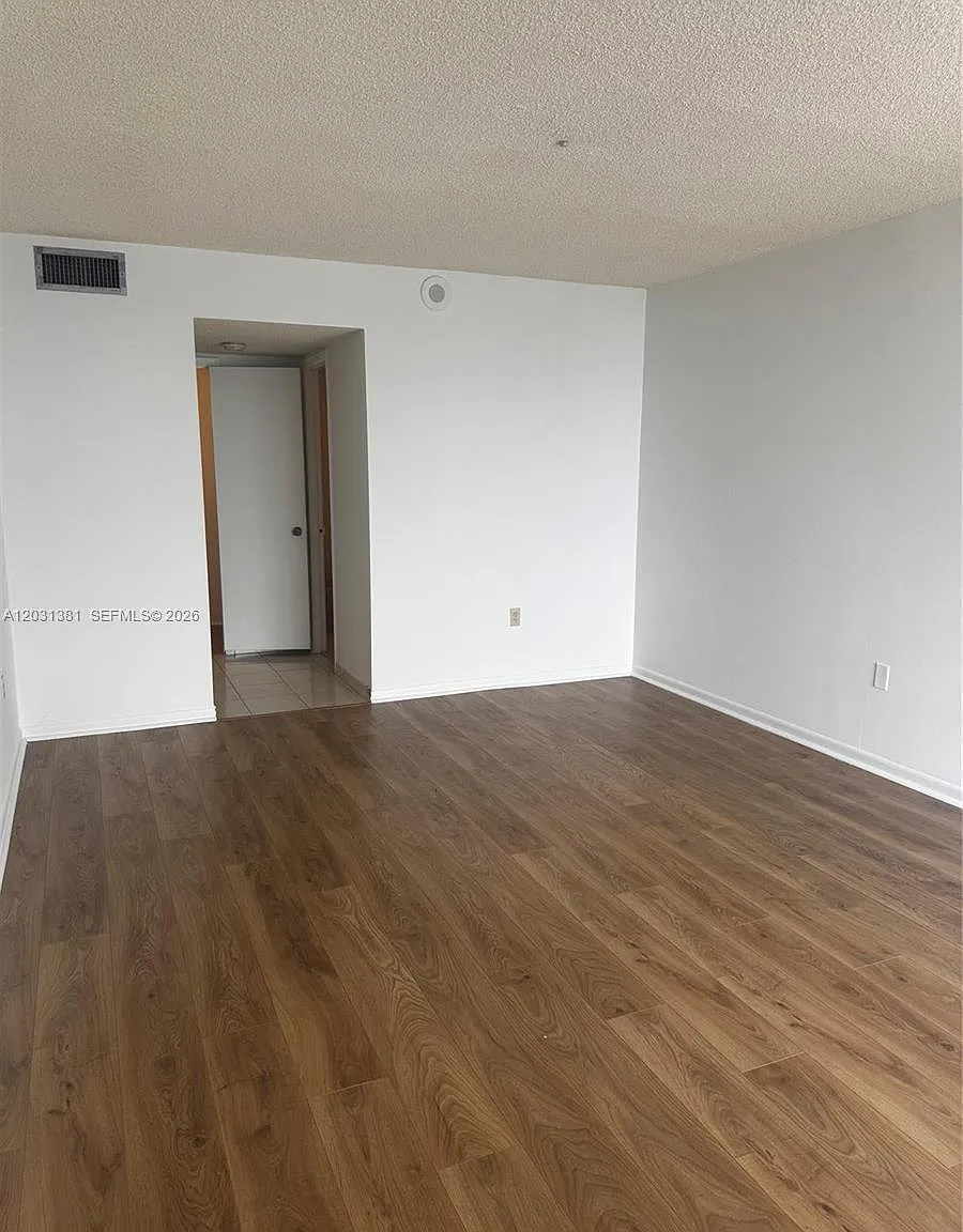 Admirals Port Condo West — Photo 3
