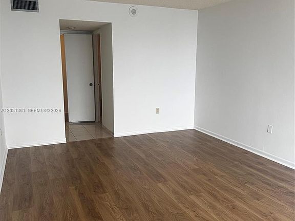3rd image of 2851 NE 183rd St APT 2004E