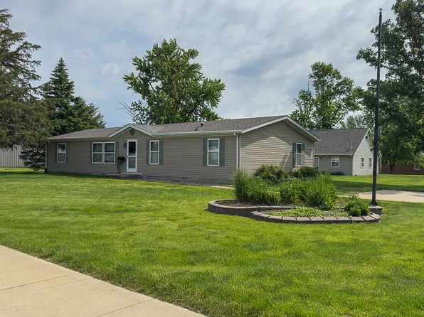 301 Oak St, Minonk, IL 61760