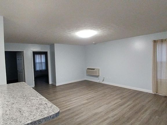 3rd image of 515 E Mulberry St APT B