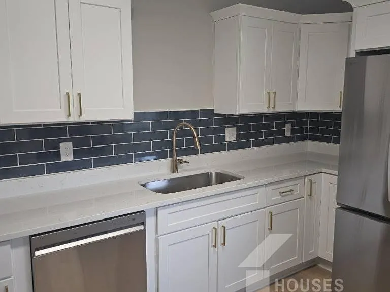 511 Hampton Ave #C101 — Photo 5