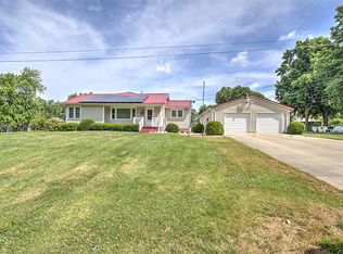 3204 E Meadow Ln, Decatur, IL 62521