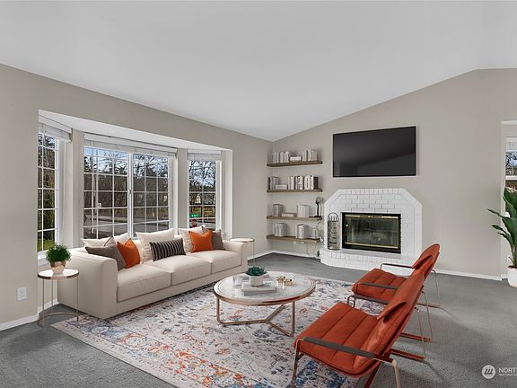 3rd image of 17514 16th Avenue E