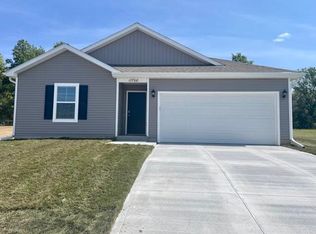 17708 Hampton Dr, Omaha, NE 68136