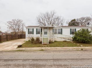 691 Avenue H, Poteet, TX 78065