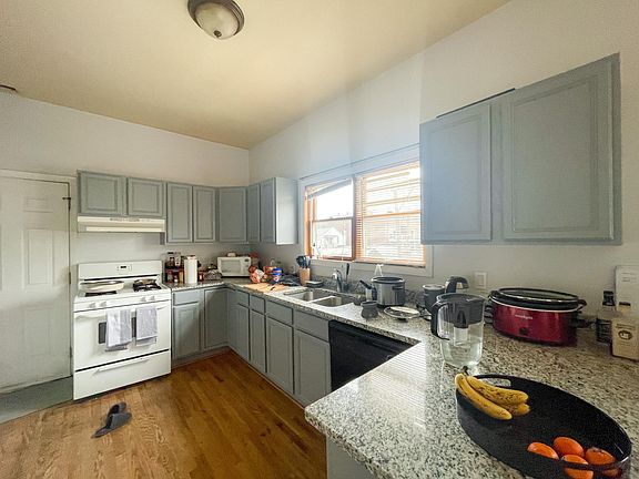 5th image of 1342 W Hubbard St #3