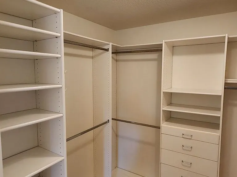 26 Anglesite — Photo 22