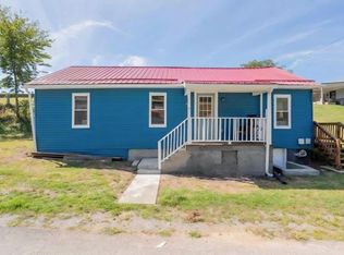 108 George St, Narrows, VA 24124