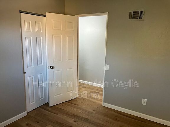 5th image of 11016 Saginaw Dr