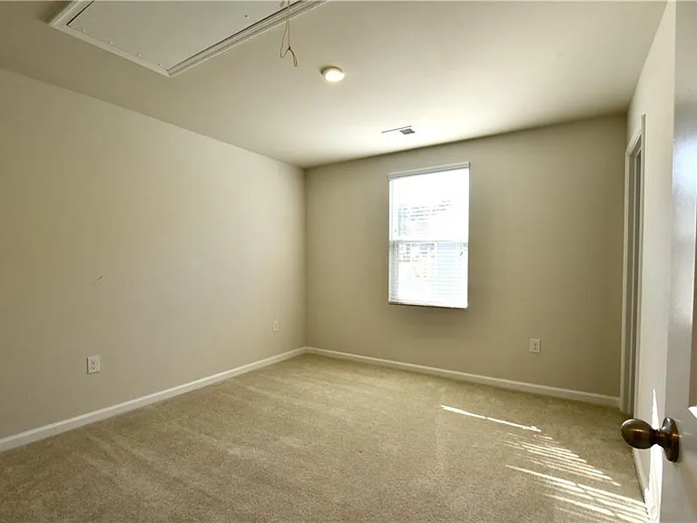 8421 Limerick Ln — Photo 35