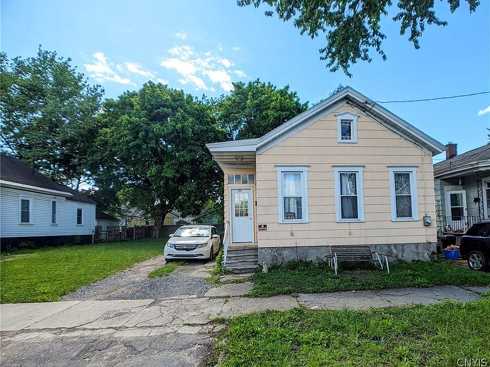 1st image of 213 Grumbach Ave
