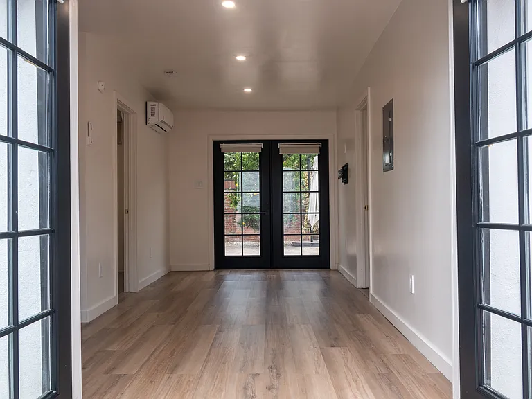 2861 Cedar Ave #A — Photo 6