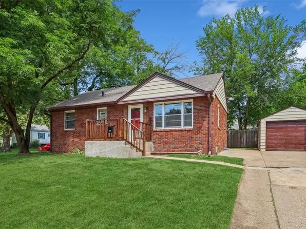 6625 Oliver Smith Dr, Urbandale, IA 50322