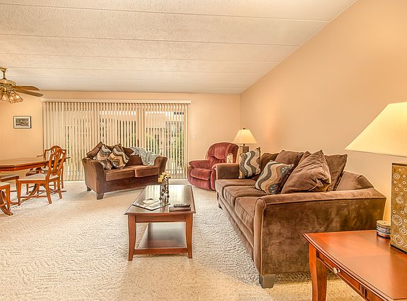 3rd image of 4021 W 93rd Pl APT 1W