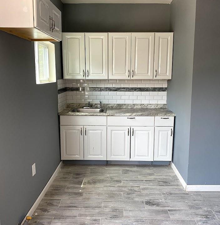 1st image of 29 Finlay Pl Floor 2