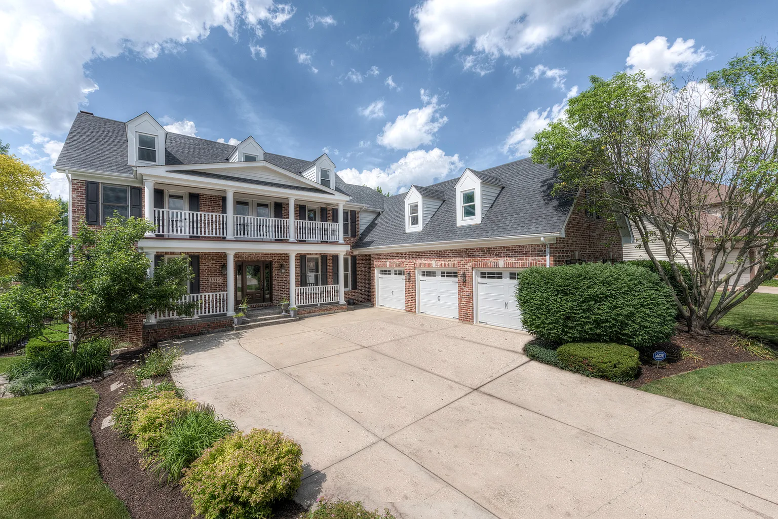 1512 Greenlake Dr photo 1