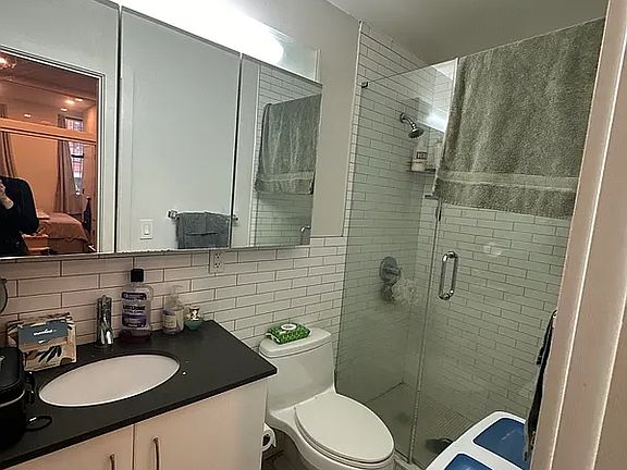 2nd image of 515 E 5th St APT 1D