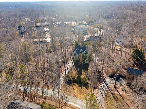 2nd image of 15 Woodlawn Dr