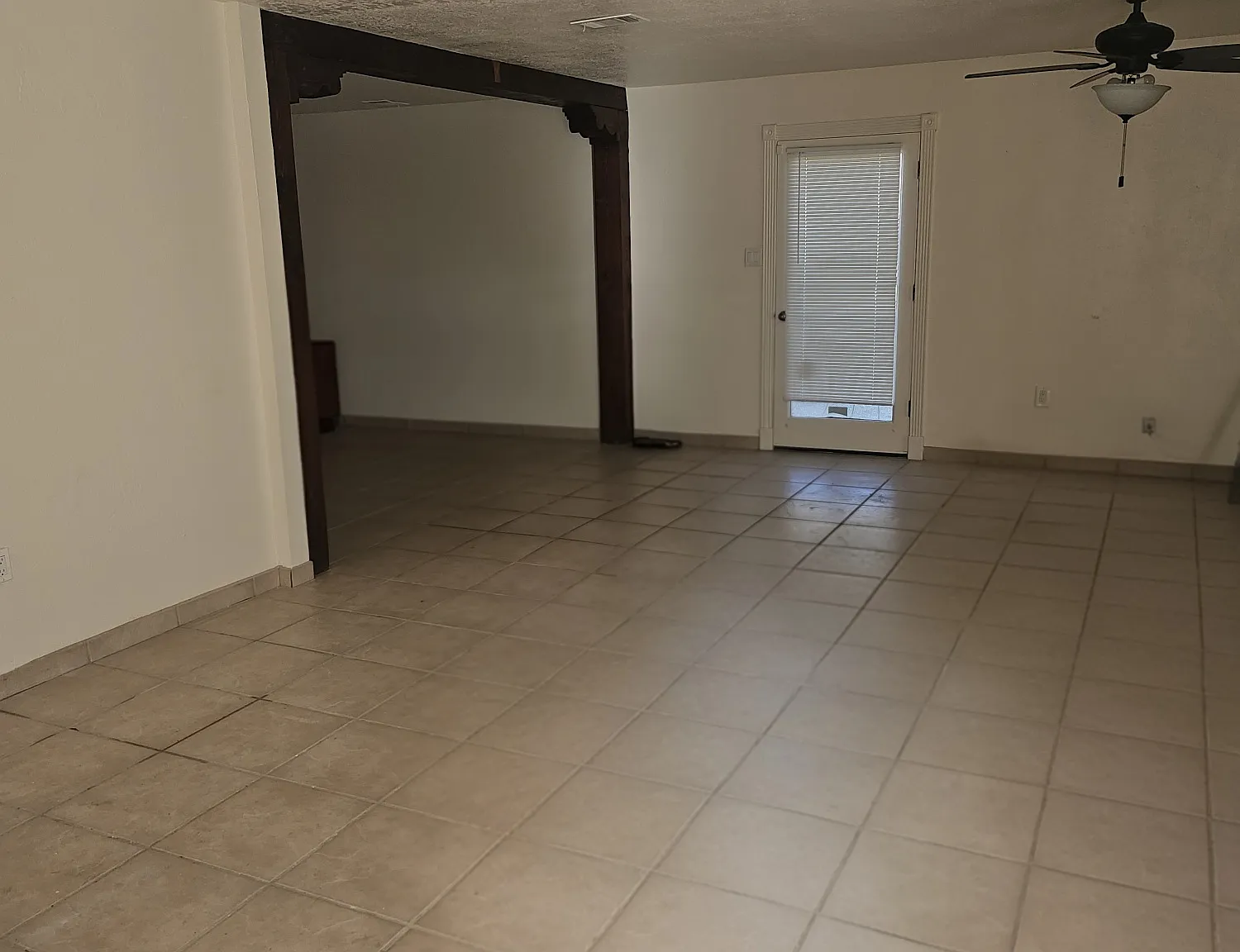 4 bed, 2062 sqft, $2,300 — Photo 3