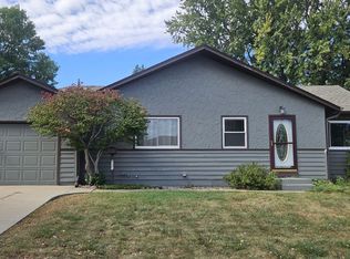 921 S Marday Ave, Sioux Falls, SD 57103