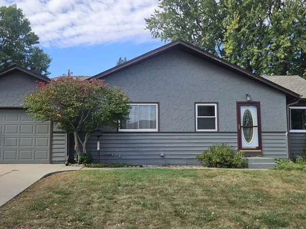 921 S Marday Ave, Sioux Falls, SD 57103