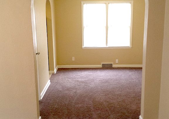 5th image of 3135 Greeley Ave