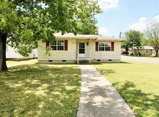 302 Robertson St, Denton, TX 76205