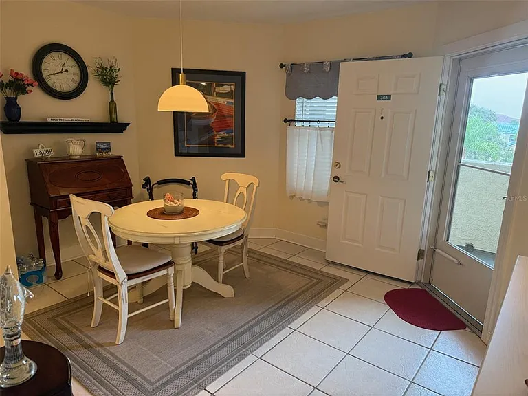 426 Bouchelle Dr #303 — Photo 8