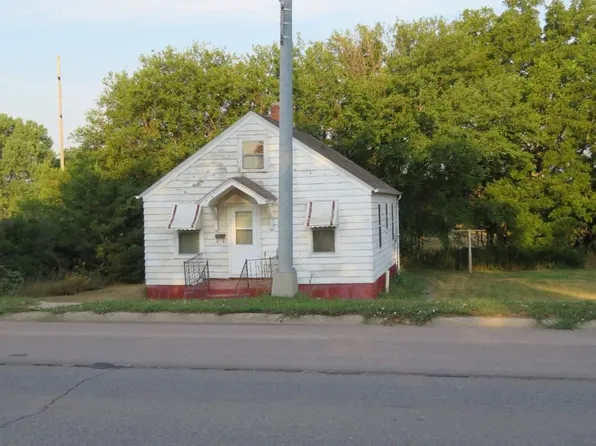 330 S Main St, Wayne, NE 68787