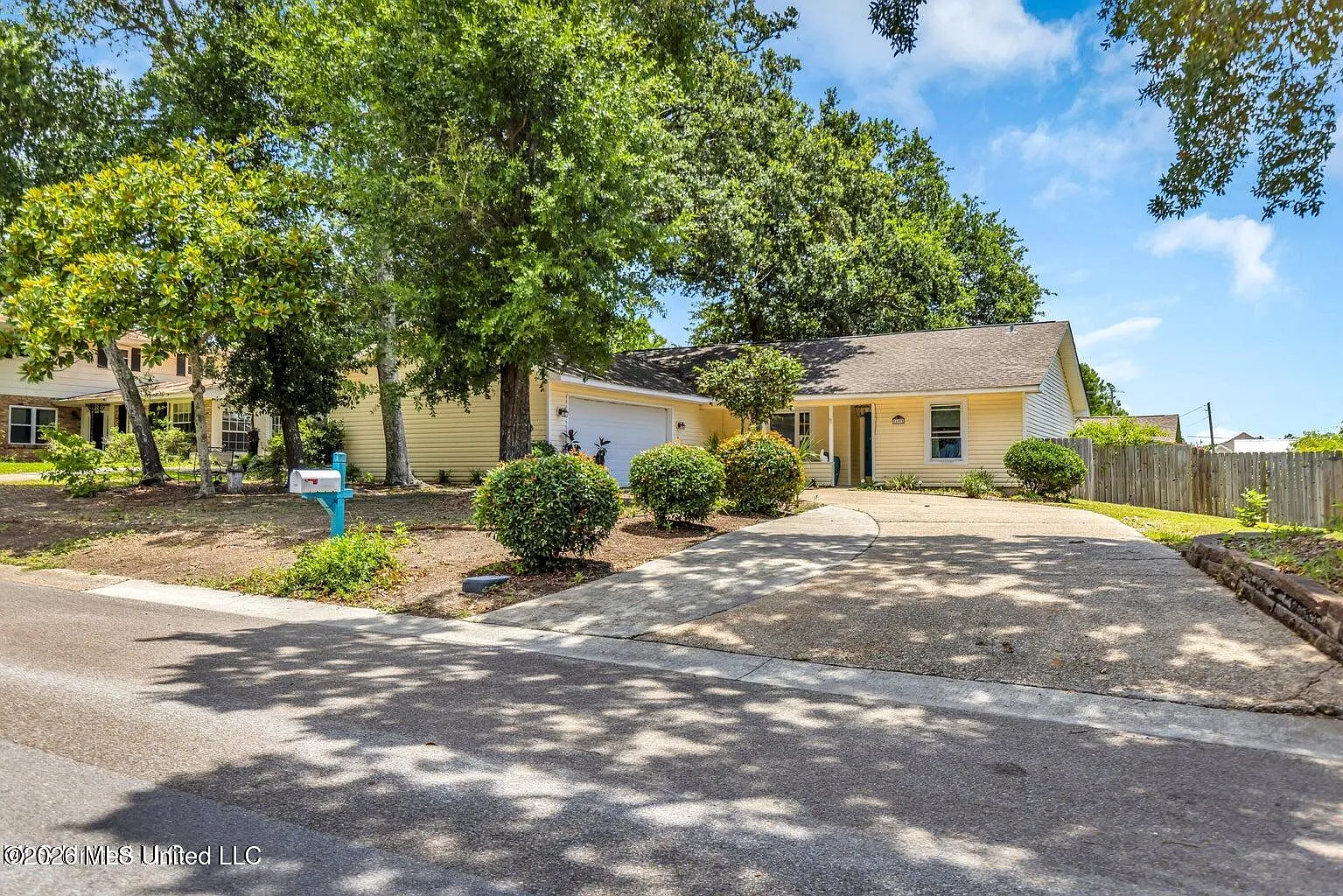 3 bed, 2.0 bath, 1460 sqft, $1,900 — Photo 1