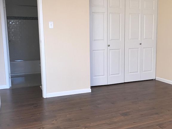 5th image of 5817 N Kenmore Ave APT 202