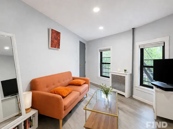 197 Worth Street image 1 of 6