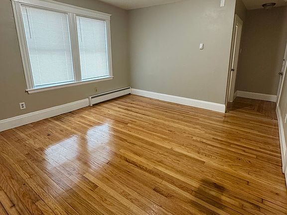 3rd image of 135 Lawton Ave APT 2