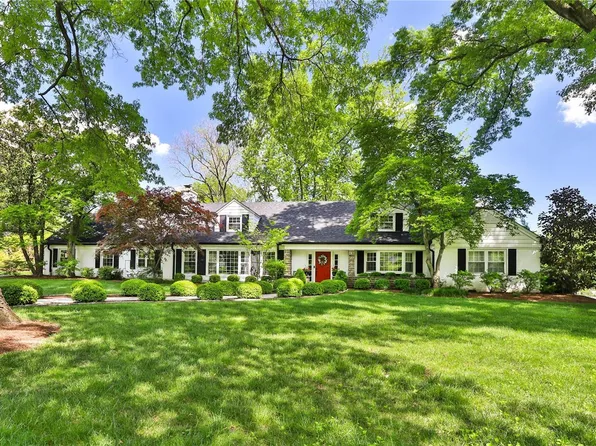 22 S McKnight Rd, Saint Louis, MO 63124