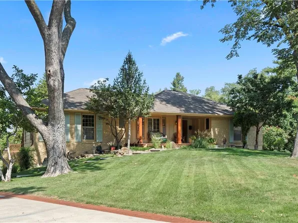 9114 W 104th Ter, Overland Park, KS 66212