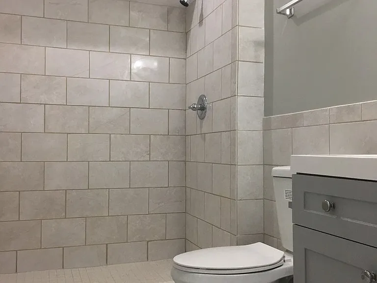 203 Kentucky Ave SE — Photo 3