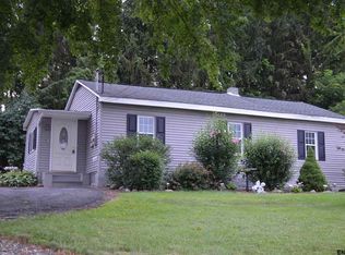 32 Crabapple Ln, Watervliet, NY 12189