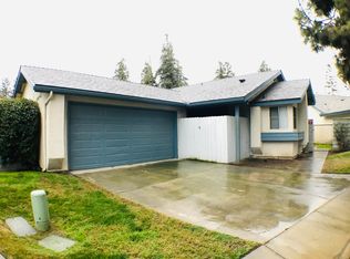 2449 S Tracy Ct, Visalia, CA 93292