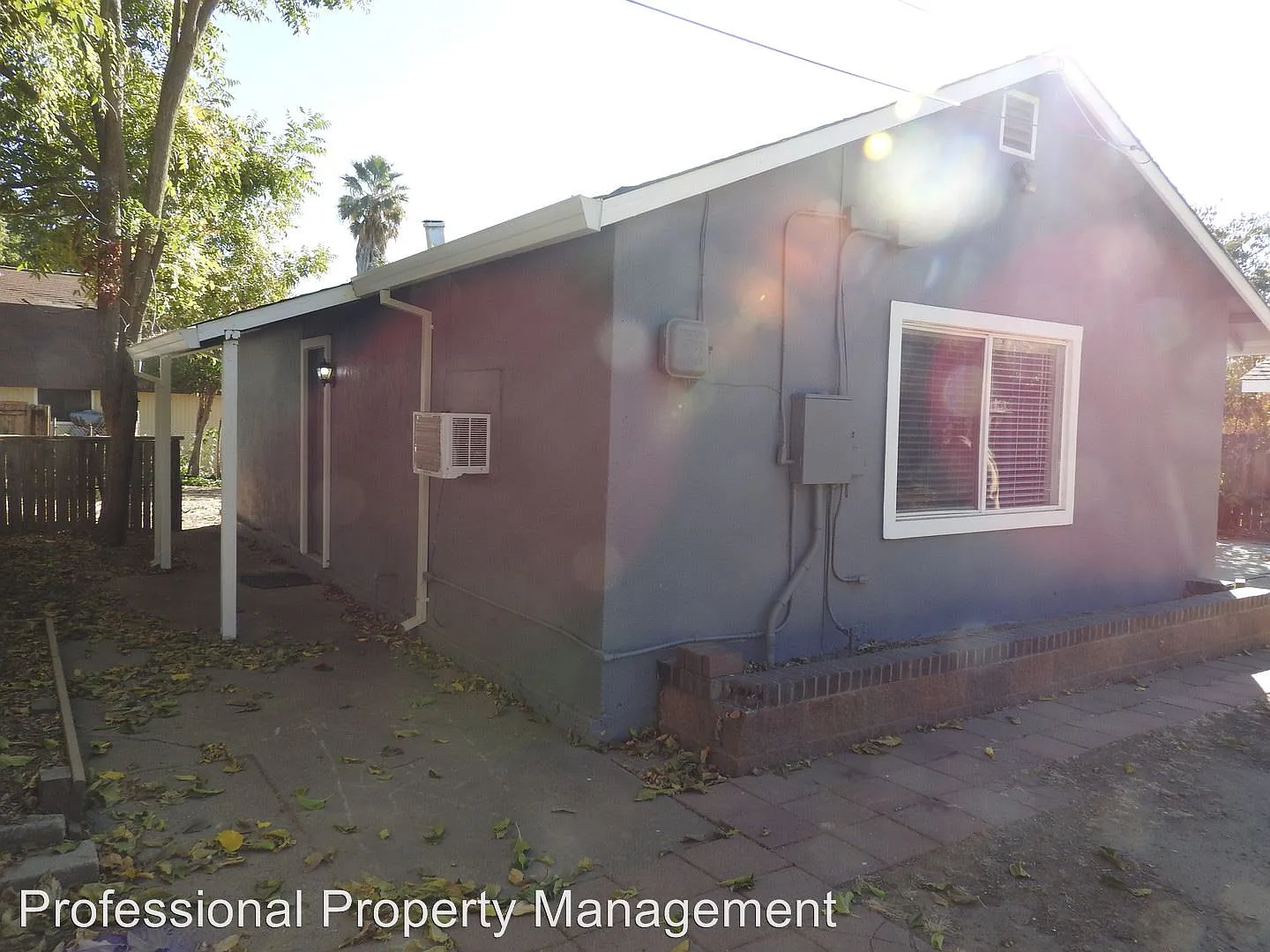 7650 Oak Grove Ave APT B photo 1