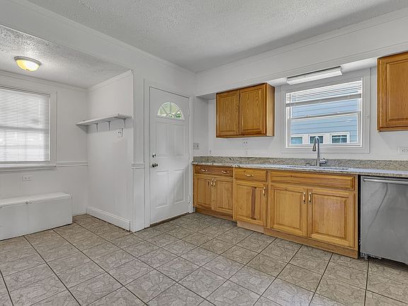 3rd image of 1609 Jackson St