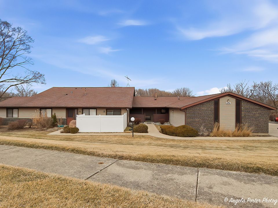 1st image of 606 Waters Edge Dr APT A