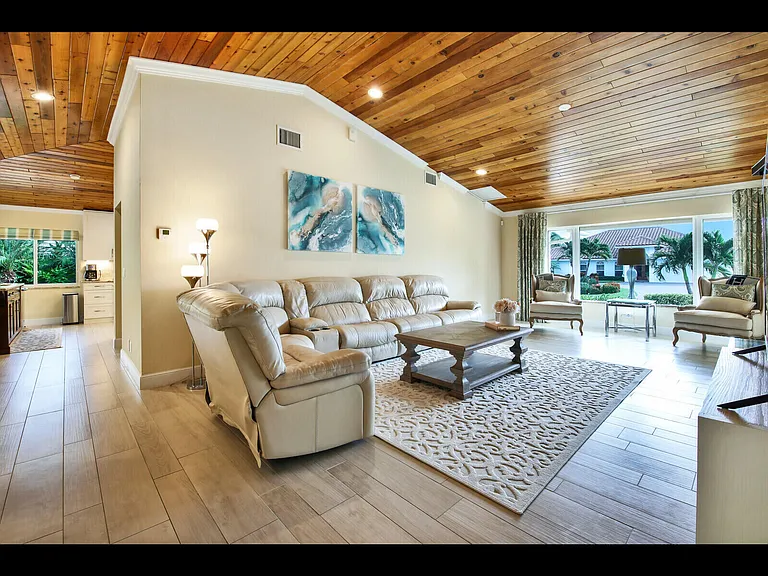 451 N Lyra Cir — Photo 5