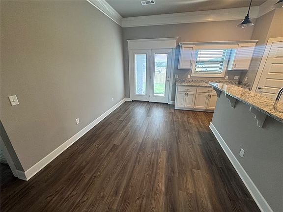 5th image of 223 S Eagle Mountain St