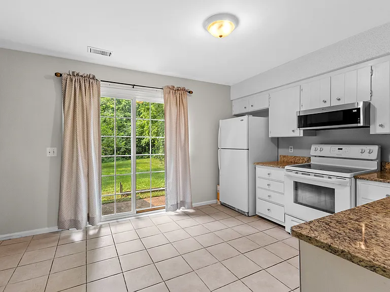 411 Williams Ave #D — Photo 12