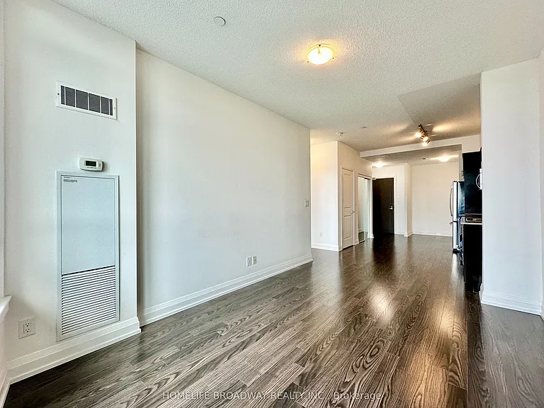 7161 Yonge St #2833 — Photo 11