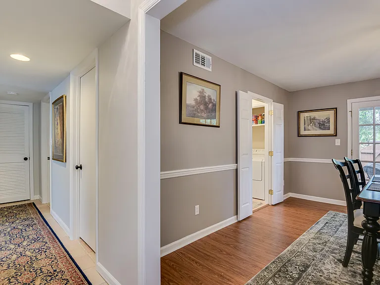 324 Laurens St SW #B — Photo 4