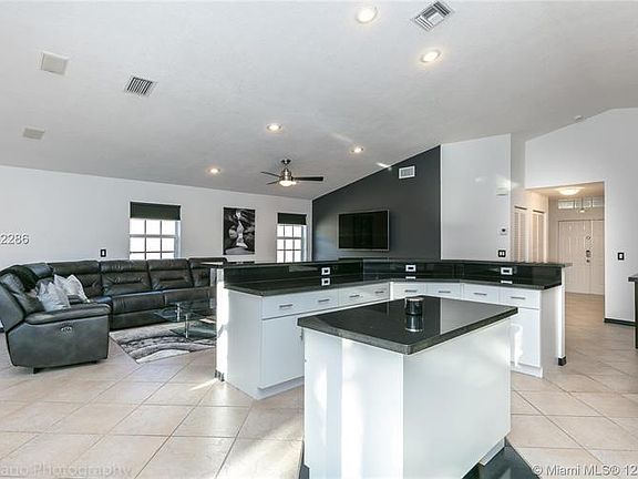 5th image of 55 Gables Blvd
