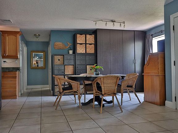 5th image of 8001 NW 41st Court