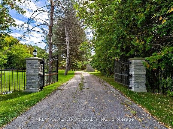 2nd image of 3791 Vivian Rd