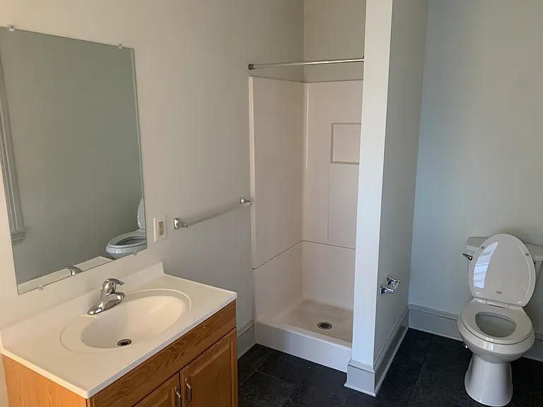 172 N Charlotte St — Photo 6